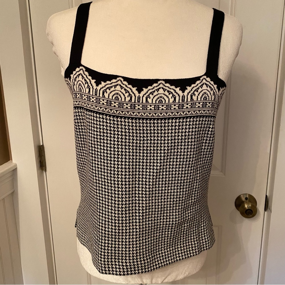 ST. JOHN TOP SLEEVELESS TANK CAMISOLE SWEATER BLACK WHITE HOUNDSTOOTH SIZE 4